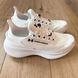 UNDER ARMOUR UA NOVA SLIPSPEED UNISEX SIZE MENS 7/WOMENS 8.5 NEW